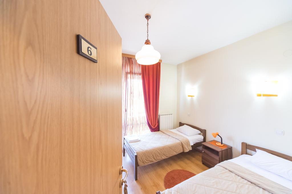 Hotel Piramida Podgorica Esterno foto